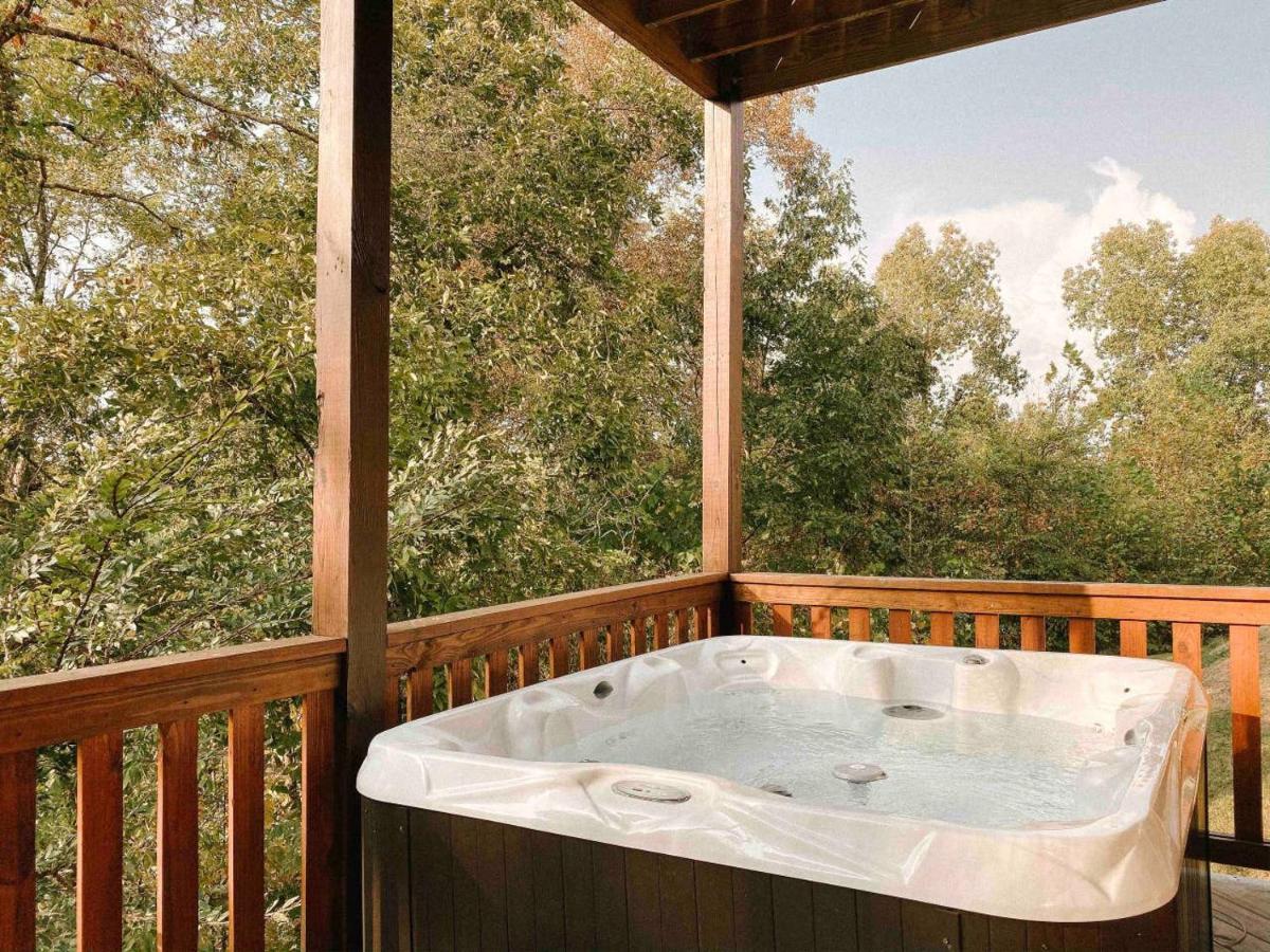 Splash Of Moonshine -Heated Indoor Pool, Hot Tub, Arcade Game Room Pigeon Forge Bagian luar foto