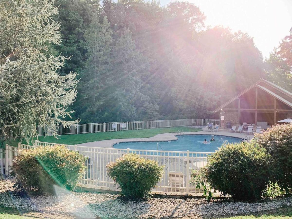 Splash Of Moonshine -Heated Indoor Pool, Hot Tub, Arcade Game Room Pigeon Forge Bagian luar foto